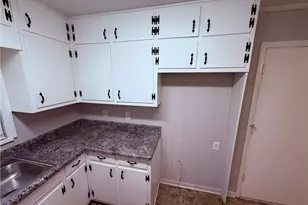 318 W Bonnell St, Oxford, GA 30054 - Photo 13