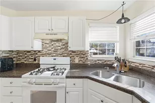 7140 Hunters Trace Dr, Cumming, GA 30028 - Photo 15