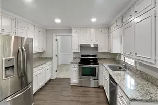 2331 Laura Ct, Snellville, GA 30039 - Photo 5