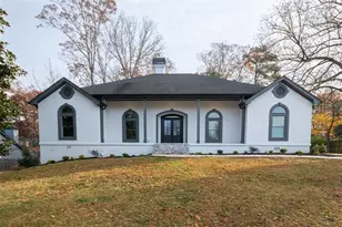 731 Chattahoochee Pl, Gainesville, GA 30506 - Photo 1