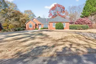 301 Oak Ridge Dr, Maysville, GA 30558 - Photo 3