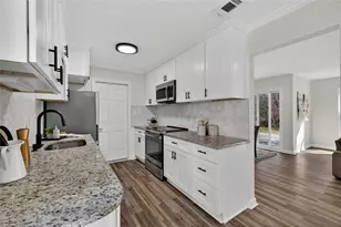 1188 Cottonwood Dr, Lawrenceville, GA 30043 - Photo 9