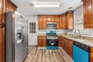 4229 Rockbridge Heights Dr, Stone Mountain, GA 30083 - Photo 9