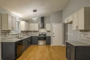 2060 Bedford Ct, Lithonia, GA 30058 - Photo 9