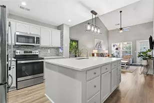 550 Fox Creek Crossing, Woodstock, GA 30188 - Photo 7