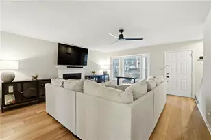 645 Anderson Walk, Marietta, GA 30062 - Photo 5