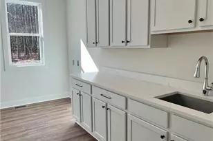 327 Primrose Ln, Pendergrass, GA 30567 - Photo 9