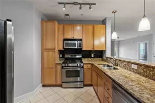 799 Hammond Dr, Atlanta, GA 30328 - Photo 5