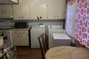 6354 Shannon Pkwy, Union City, GA 30291 - Photo 5