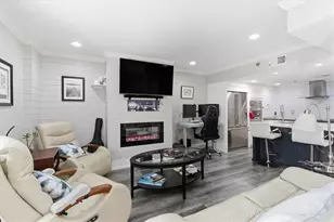 2855 Peachtree Rd NE, Atlanta, GA 30305 - Photo 3