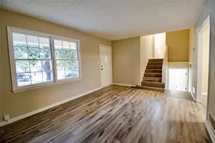 321 Tarragon Wy SW, Atlanta, GA 30331 - Photo 3