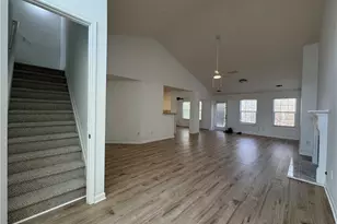 3720 Crescent Walk Ln, Suwanee, GA 30024 - Photo 5