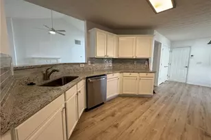 3720 Crescent Walk Ln, Suwanee, GA 30024 - Photo 9