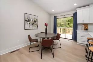 2432 Mistletoe Ln, Snellville, GA 30039 - Photo 11