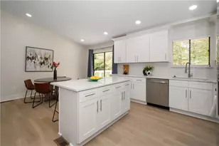 2432 Mistletoe Ln, Snellville, GA 30039 - Photo 7