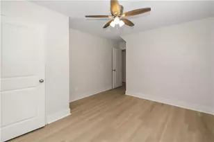 2432 Mistletoe Ln, Snellville, GA 30039 - Photo 33