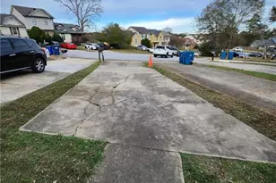 8173 Canyon Forge Dr, Riverdale, GA 30274 - Photo 3