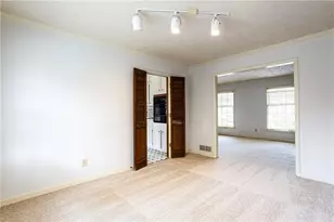 2717 Kenwood Dr, Duluth, GA 30096 - Photo 9