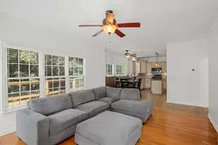 528 Wisteria Dr, Woodstock, GA 30188 - Photo 13