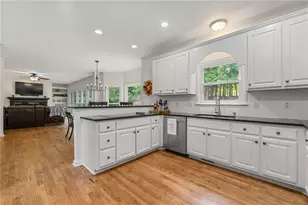 542 Fairway Dr, Woodstock, GA 30189 - Photo 17