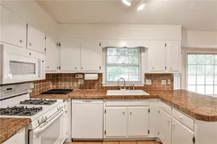 2851 Thornridge Dr, Atlanta, GA 30340 - Photo 9