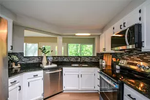 46 Dunwoody Springs Dr, Atlanta, GA 30328 - Photo 17