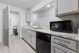 3102 Fairington Village Dr, Lithonia, GA 30038 - Photo 13