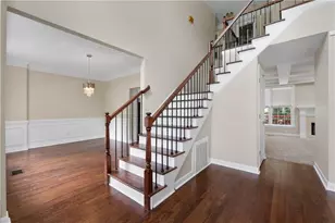 1811 Lake Cove Dr SW, Atlanta, GA 30331 - Photo 1