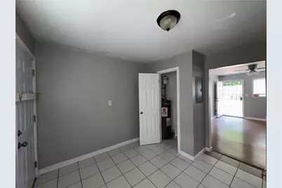 2430 Perry Boulevard NW, Atlanta, GA 30318 - Photo 3
