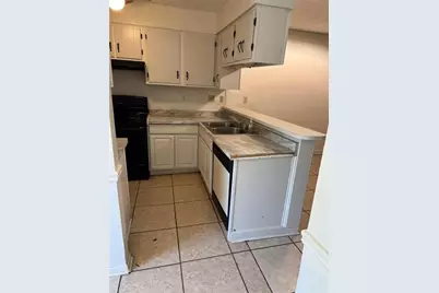 535 Prince Of Wales, Stone Mountain, GA 30083 - Photo 7