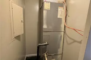 888 T P Burruss Sr Dr SW, Atlanta, GA 30314 - Photo 19