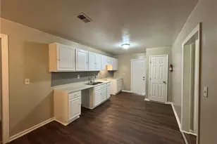 888 T P Burruss Sr Dr SW, Atlanta, GA 30314 - Photo 11