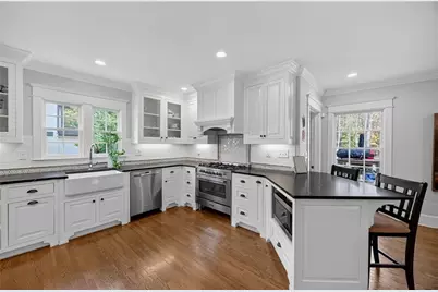 1785 Meadowdale Avenue NE, Atlanta, GA 30306 - Photo 5