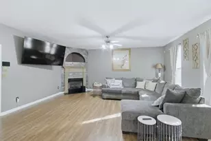 2391 Temple View Ct, Snellville, GA 30078 - Photo 17