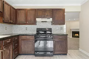 1015 Plantation Way NW, Kennesaw, GA 30144 - Photo 7