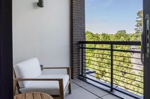 721 Longleaf Dr NE, Atlanta, GA 30342 - Photo 17