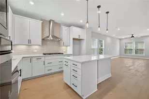 2571 Astaire Ct, Atlanta, GA 30318 - Photo 9