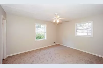 5386 Saint Lo Lane, Atlanta, GA 30349 - Photo 9