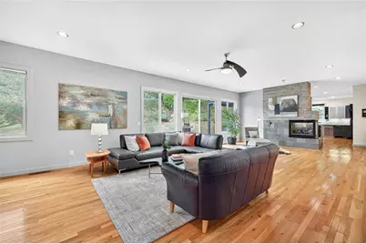 4812 Lake Forrest Drive, Sandy Springs, GA 30342 - Photo 7