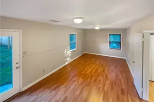 9925 La View Cir, Roswell, GA 30075 - Photo 11