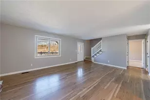 2490 Wood Meadows Dr SW, Marietta, GA 30064 - Photo 7