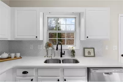 1061 Fishback Way, Sugar Hill, GA 30518 - Photo 11