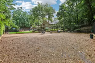 208 Bainbridge Dr, Atlanta, GA 30327 - Photo 25