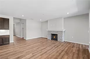 713 Crystal Lk Pkwy, Hoschton, GA 30548 - Photo 5