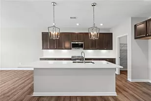 713 Crystal Lk Pkwy, Hoschton, GA 30548 - Photo 5