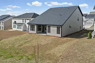 713 Crystal Lk Pkwy, Hoschton, GA 30548 - Photo 37