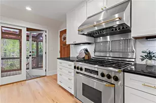 1890 Spalding Dr, Atlanta, GA 30350 - Photo 17