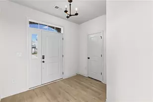 737 Crystal Lk Pkwy, Hoschton, GA 30548 - Photo 3