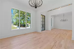 816 Hillwood Dr, Marietta, GA 30068 - Photo 11