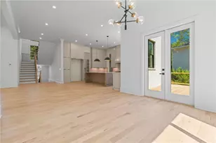 816 Hillwood Dr, Marietta, GA 30068 - Photo 21